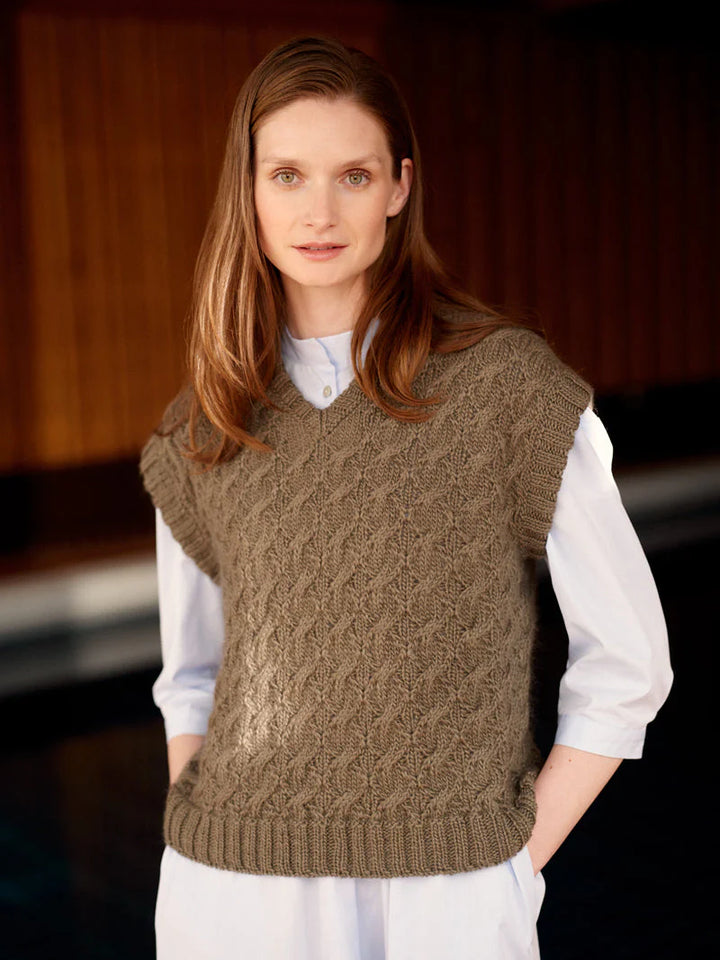 Entwined: : Cables, Lace and Knitted Textures by Meiju Kallio