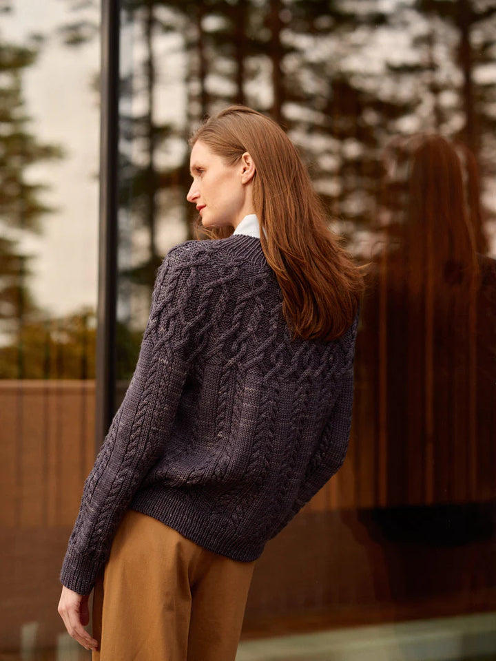 Entwined: : Cables, Lace and Knitted Textures by Meiju Kallio