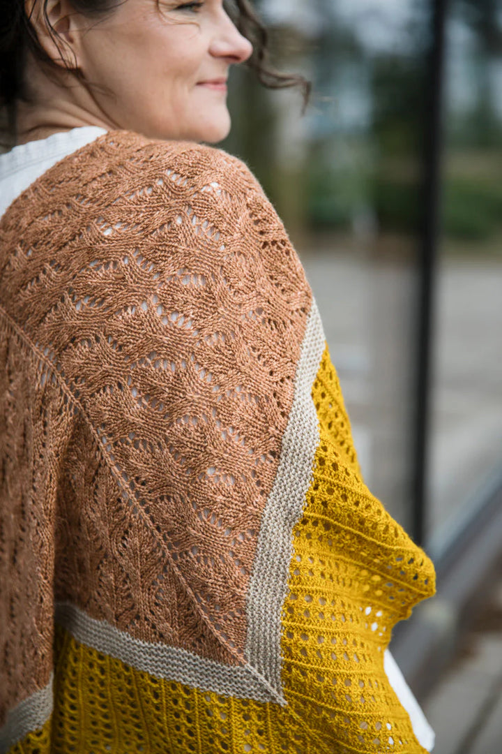 Entwined: : Cables, Lace and Knitted Textures by Meiju Kallio