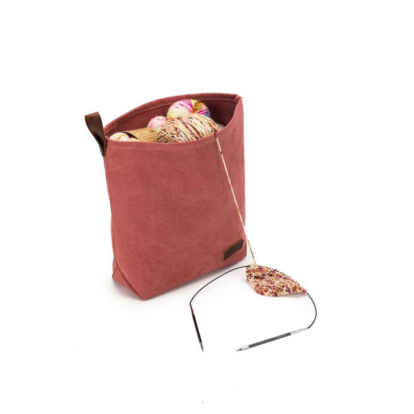 Della Q Canyon Rose Collection