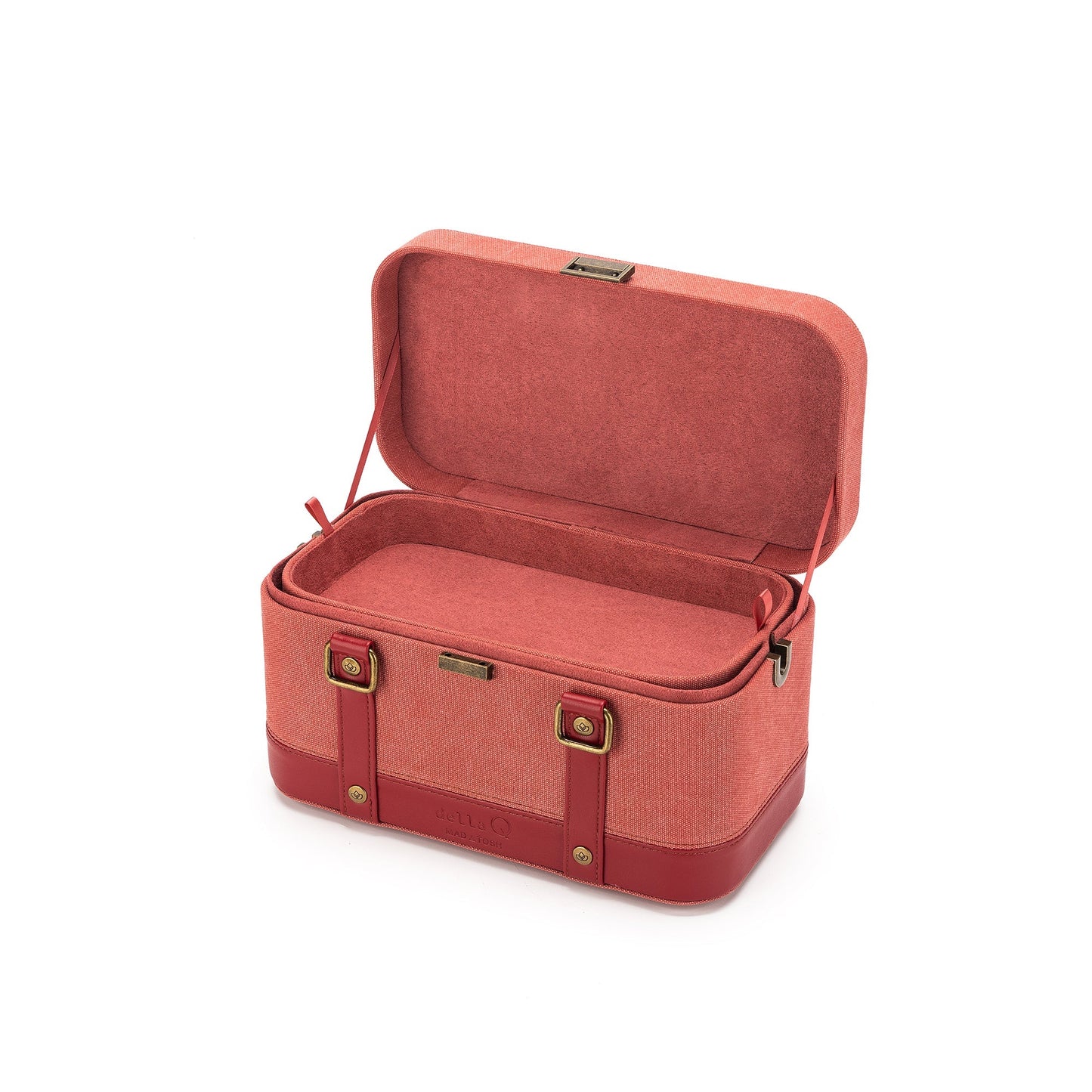 Della Q Canyon Rose Collection