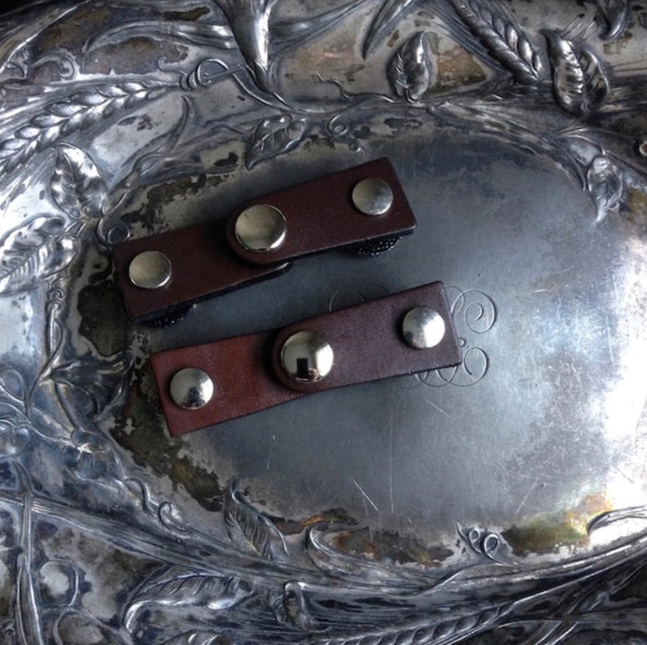 Jul Leather Latch Closure